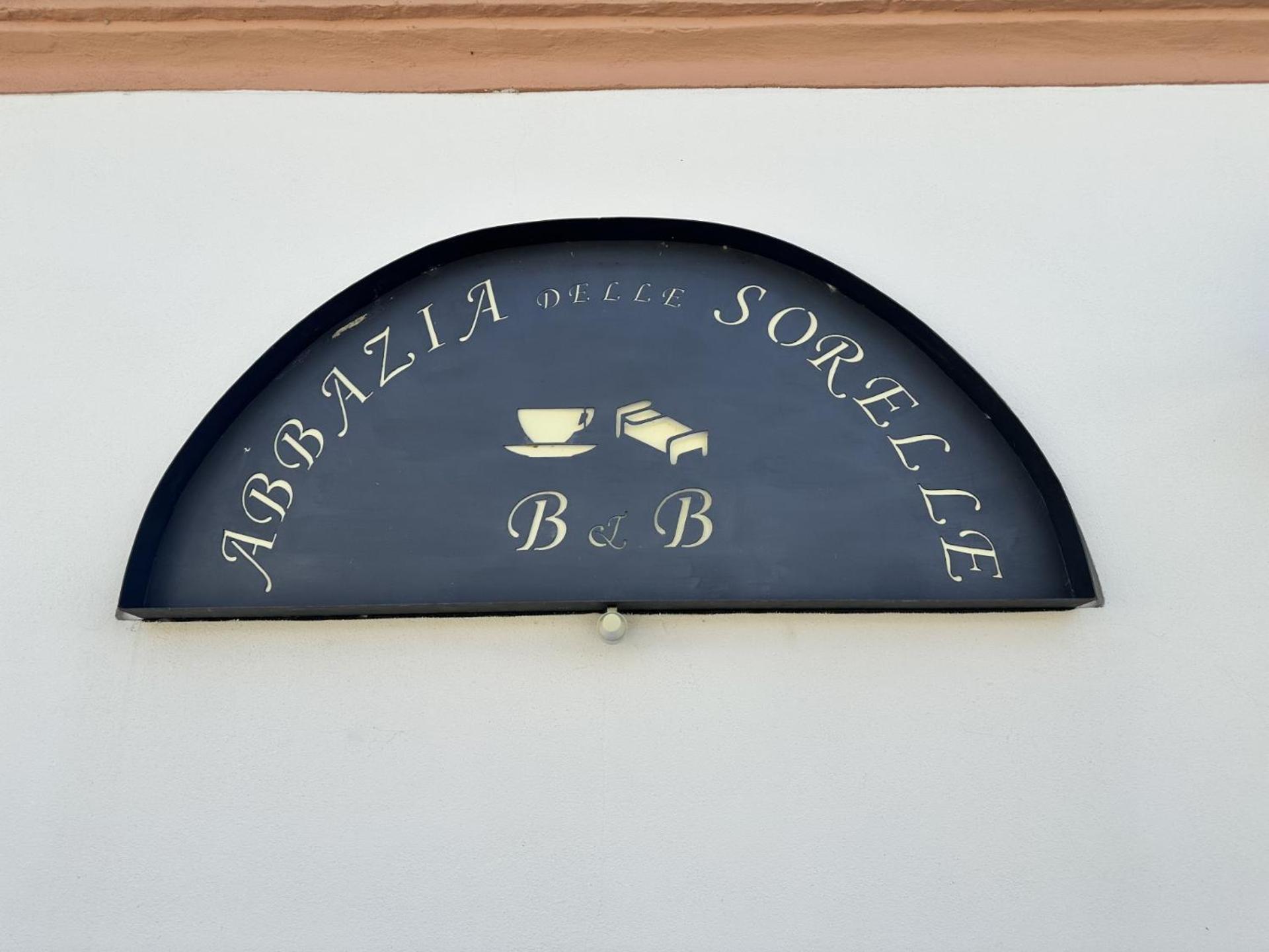 Abbazia Delle Sorelle Новело Екстериор снимка